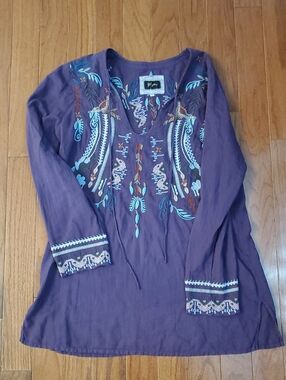 Biya adorable ladies blouse tunic top Size Small Purple Sheer Embroidered cotton